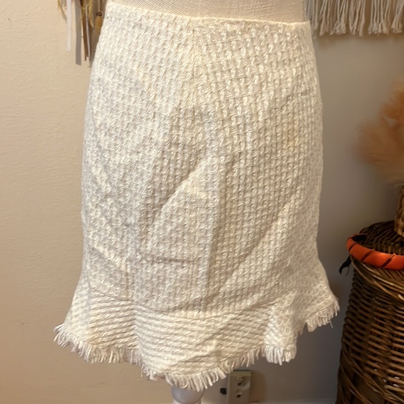 NWT- White Tweed Fringed Mini Skirt by Cache/ Size 10 - Picture 2 of 8